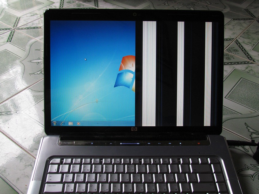 Màn hình laptop bị sọc