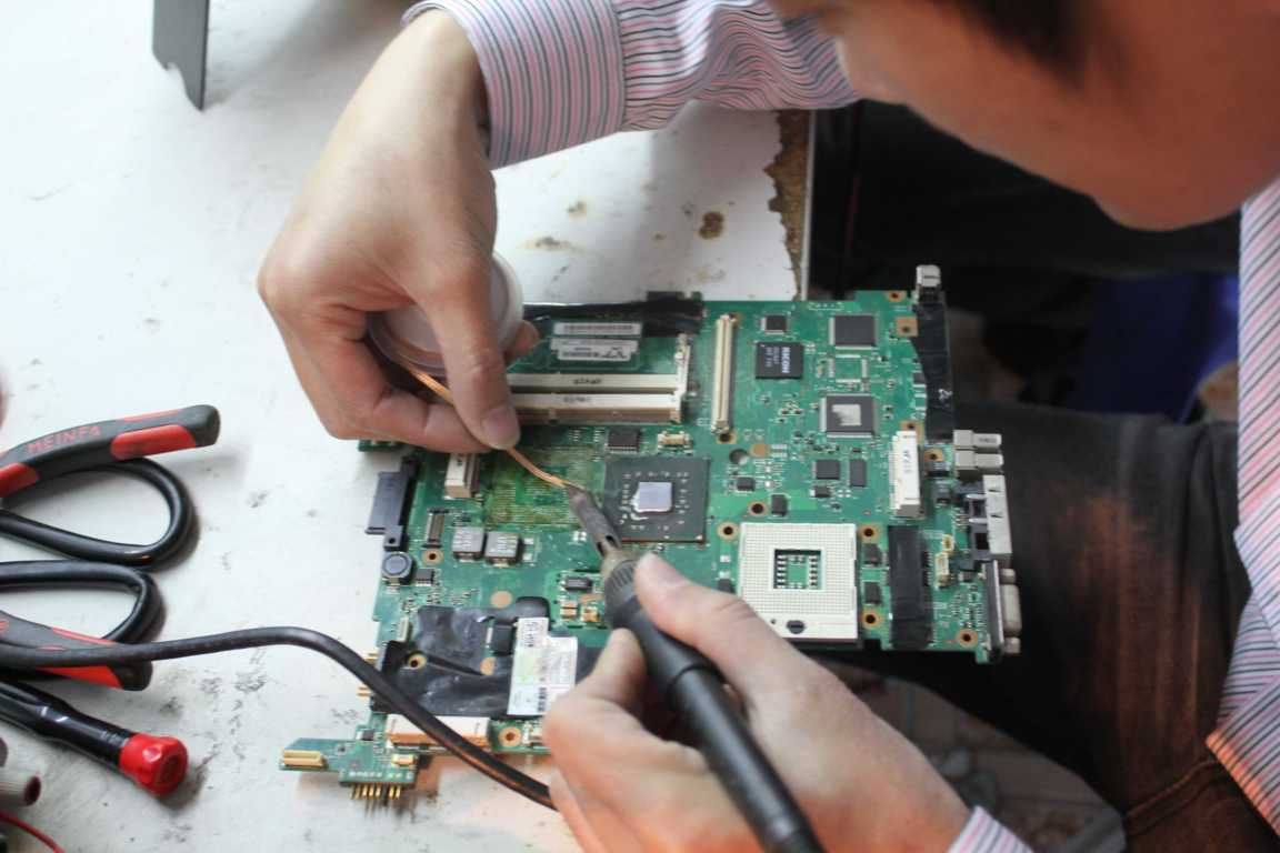 Hình minh họa Vệ sinh laptop đường D1
