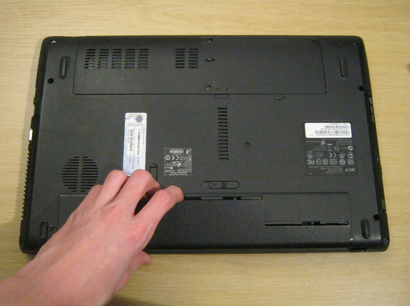 Hình minh họa Các bước cơ bản thay thế, nâng cấp card Wifi trên Laptop