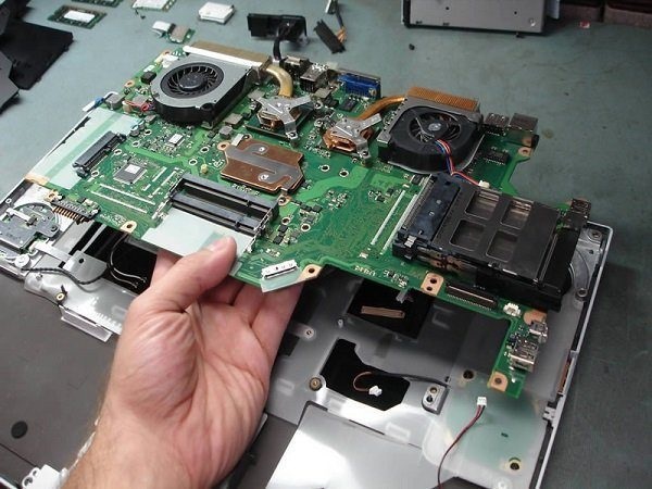 Thay mainboard Laptop